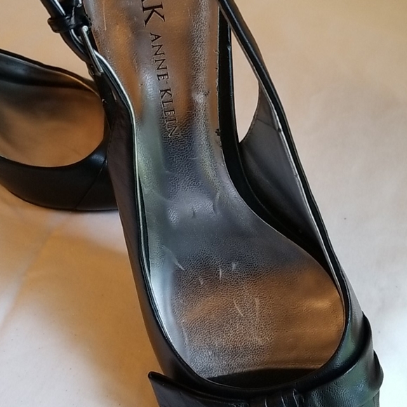 Anne Klein Black Leather Kitten Heel Size 7 NWOB - Picture 7 of 10